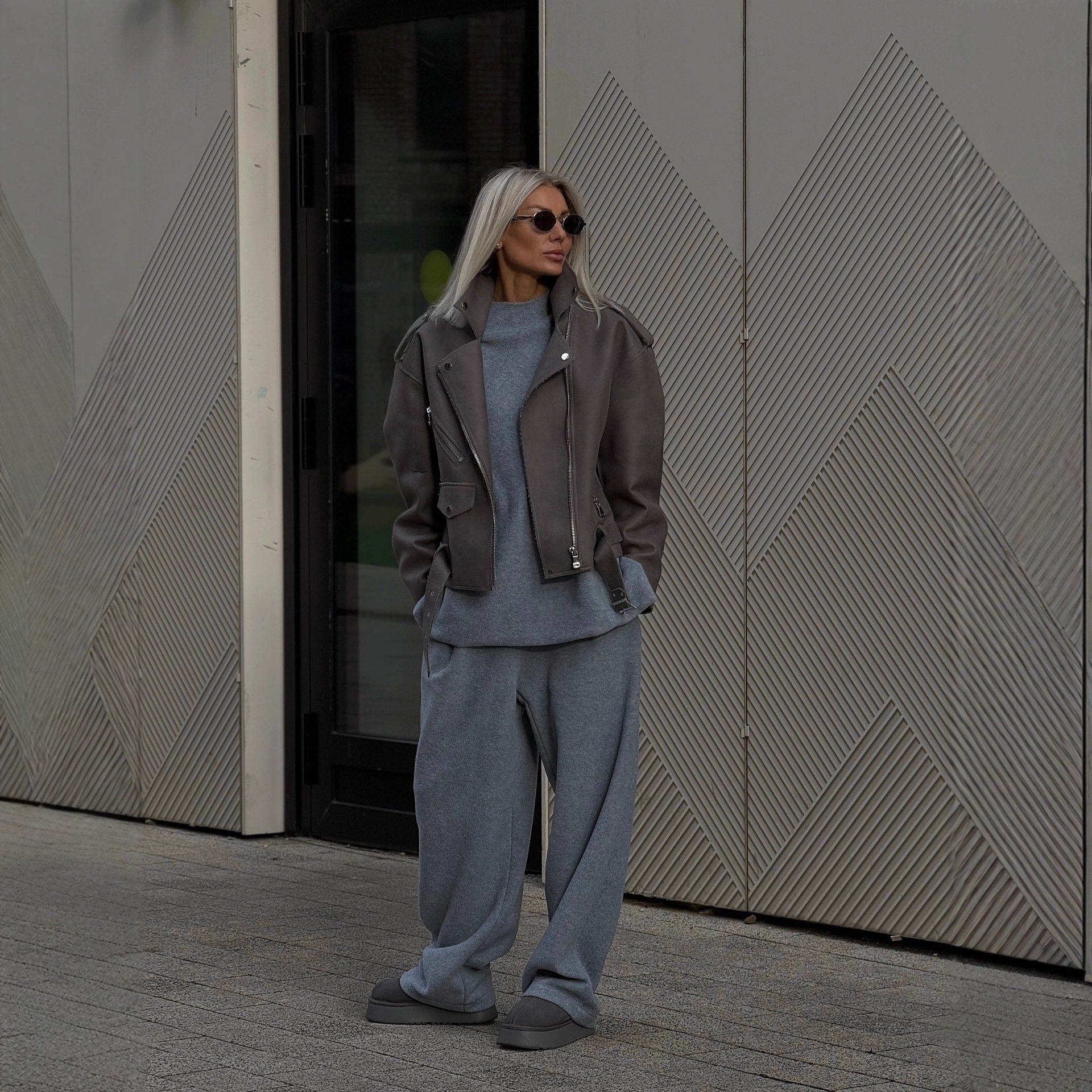 Fleece Sweatshirt & Pants Set - Image 4